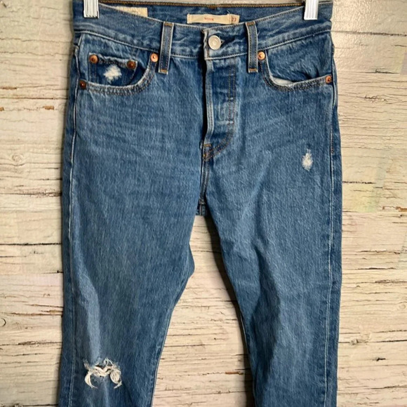 Levi's Women's Premium Wedgie Fit Jeans size 23 raw  hem - Picture 3 of 8